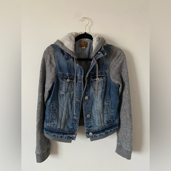 NWOT American Eagle Denim Jacket Hoodie - Picture 1 of 5